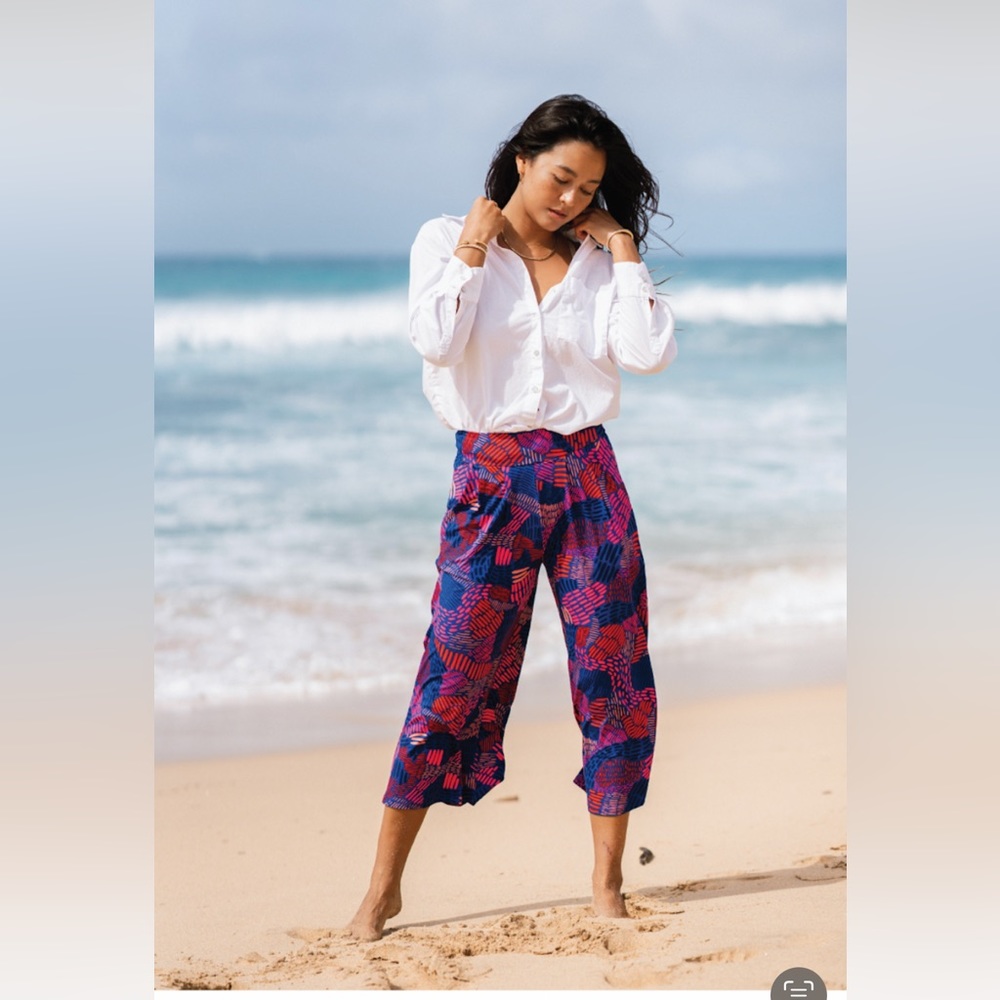 Fighting Eel: Blue Kaleidoscope / Pant Etra size small - brand new with tags!